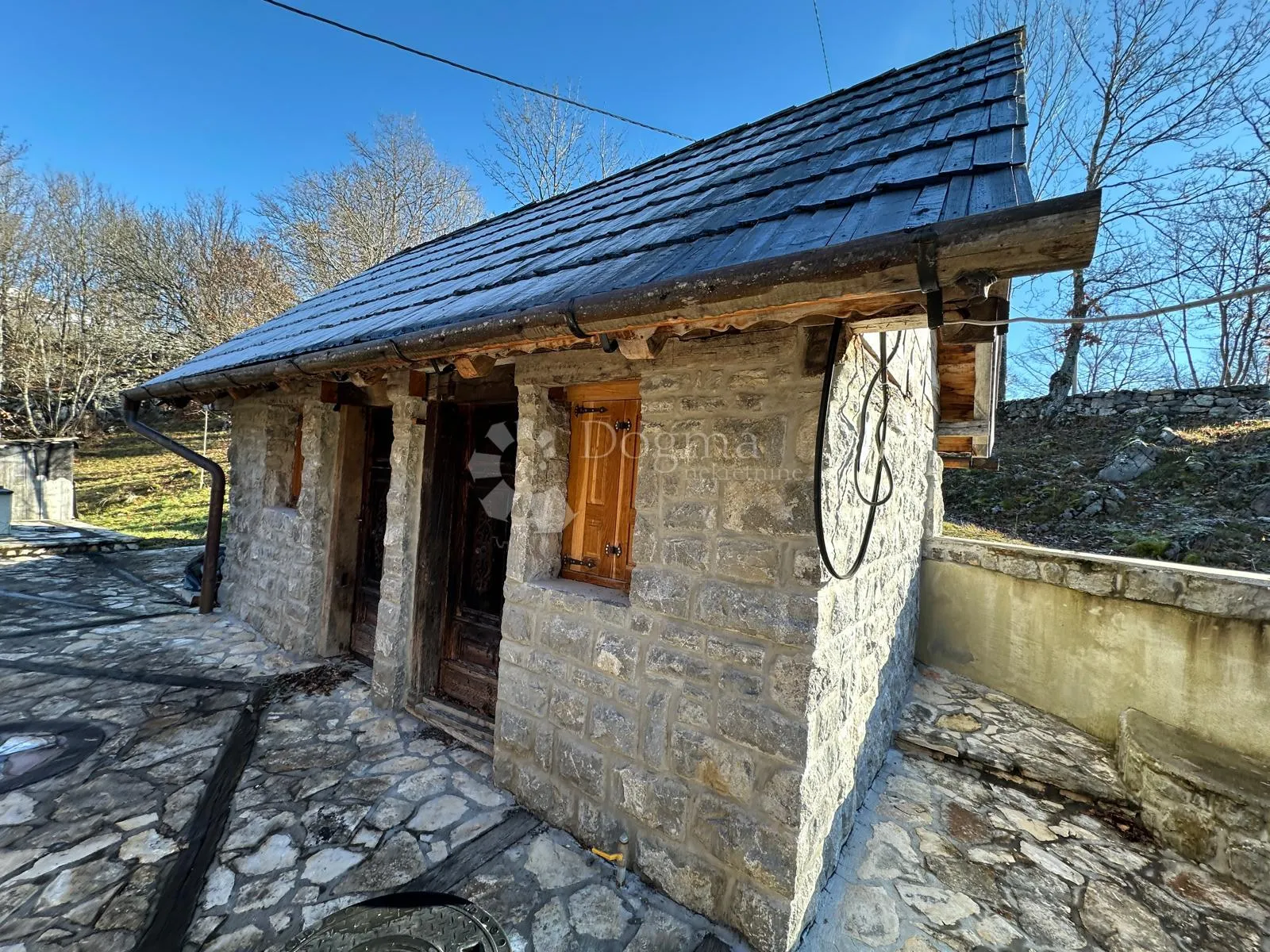 difuzni hotel autohtone kamene kuće 10+1 - slika 74