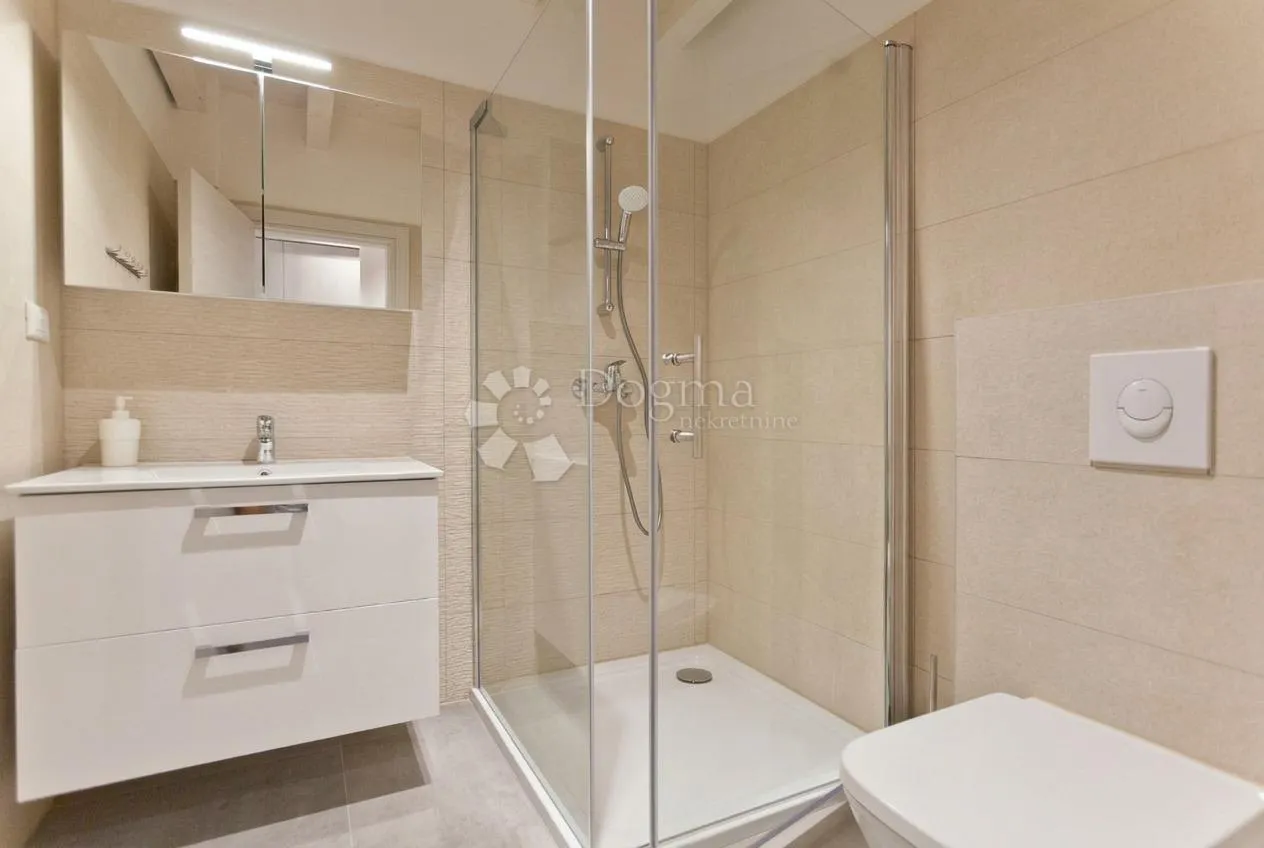 vila s bazenom i wellnessom u medulinu (pomer) - istra - slika 25