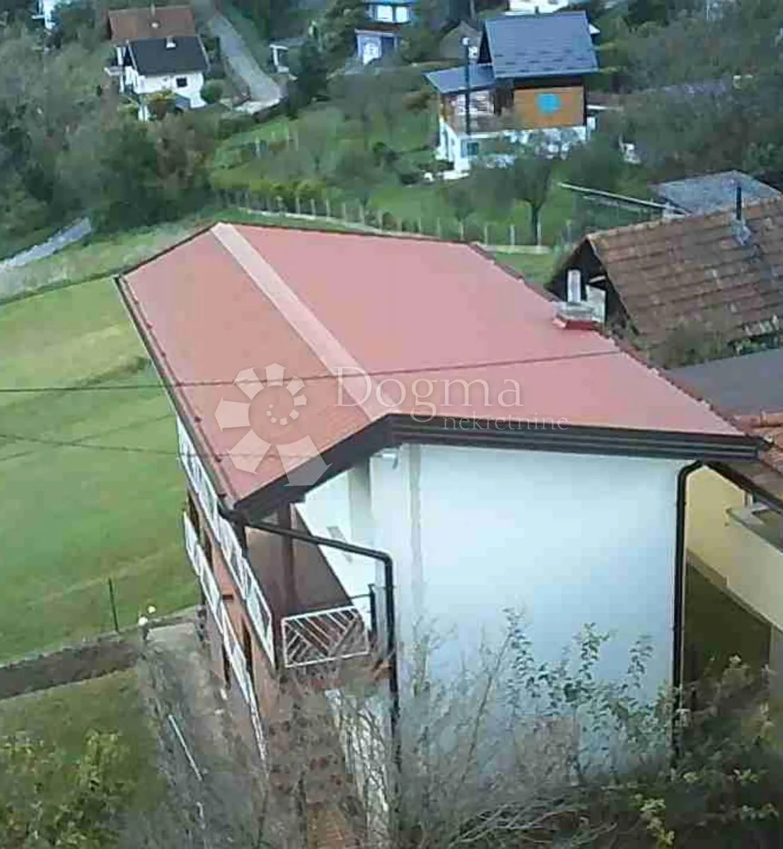 vikendica sa malenom okućnicom iznad tuheljskih toplica - slika 4