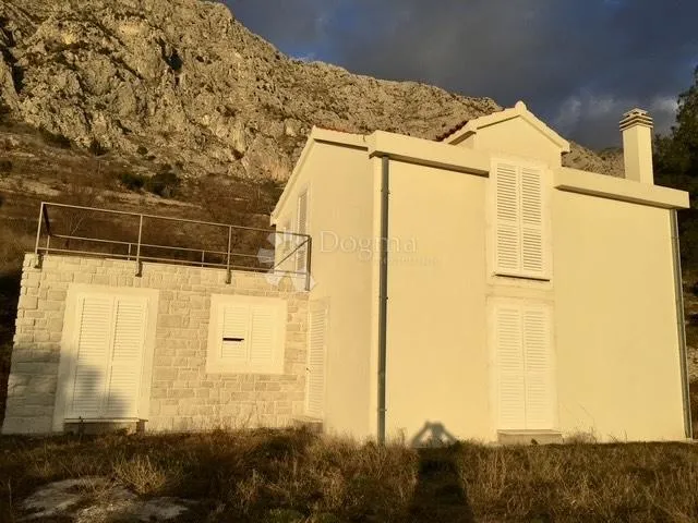 lokva rogoznica - kuća sa zemljištem - slika 3