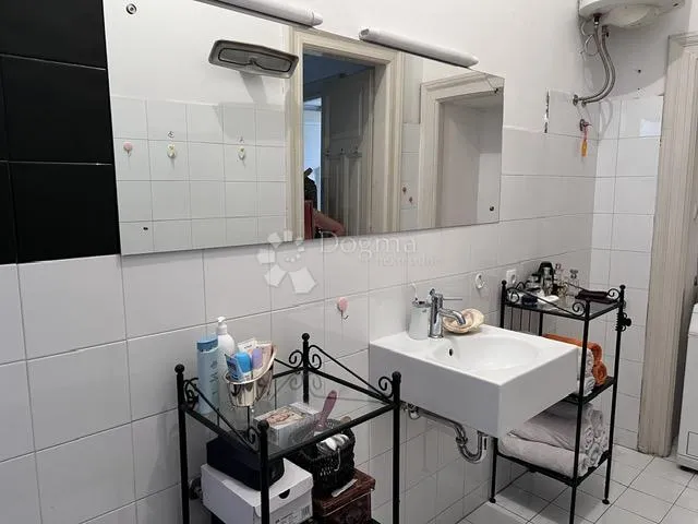 centar -78.19,1s+db prekrasan pogled na guverrnerovu palaču - slika 8