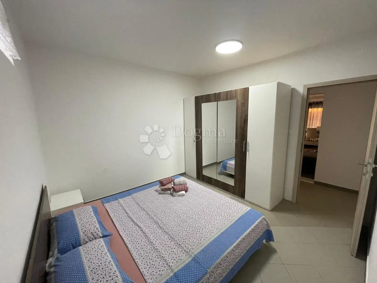 malinska - apartmanska kuća 400 m od mora - slika 8