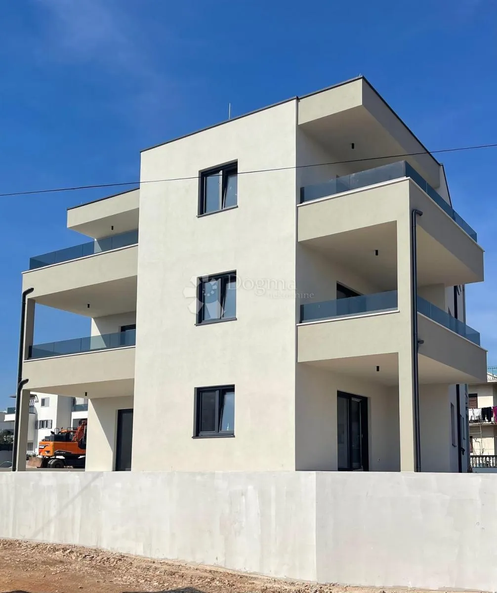 stan vodice novogradnja - slika 3