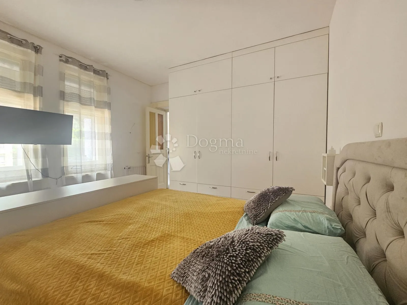 belveder odličan stan 70 m2 - slika 12