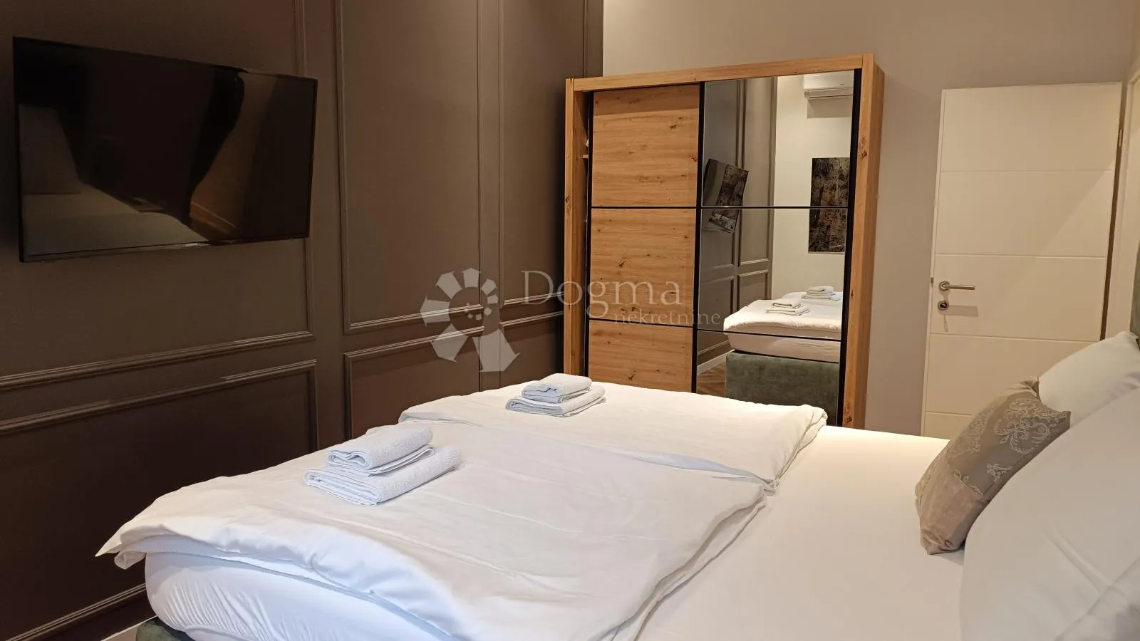 rijeka, renoviran gospodski stan nadomak centra – 85 m², balkon, odmah useljiv - slika 11