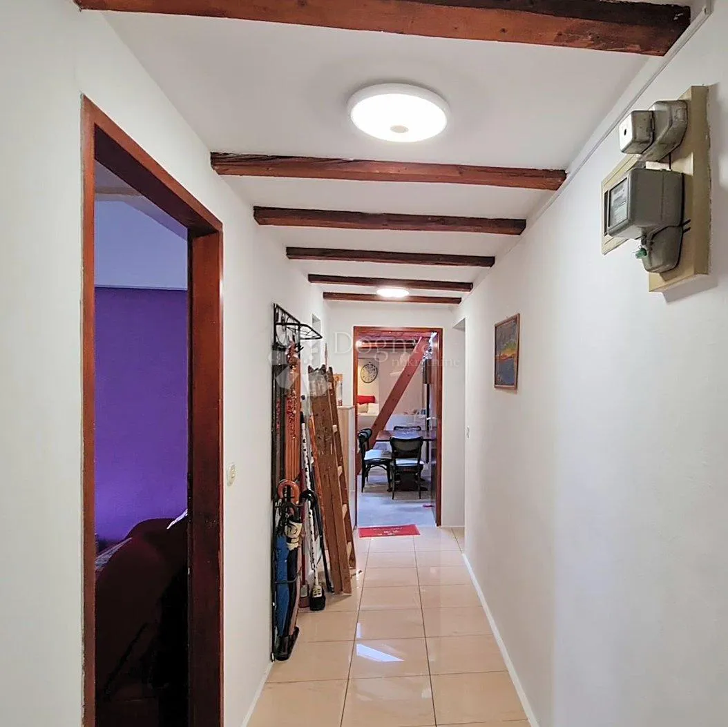 tri apartmana u srcu grada - slika 17
