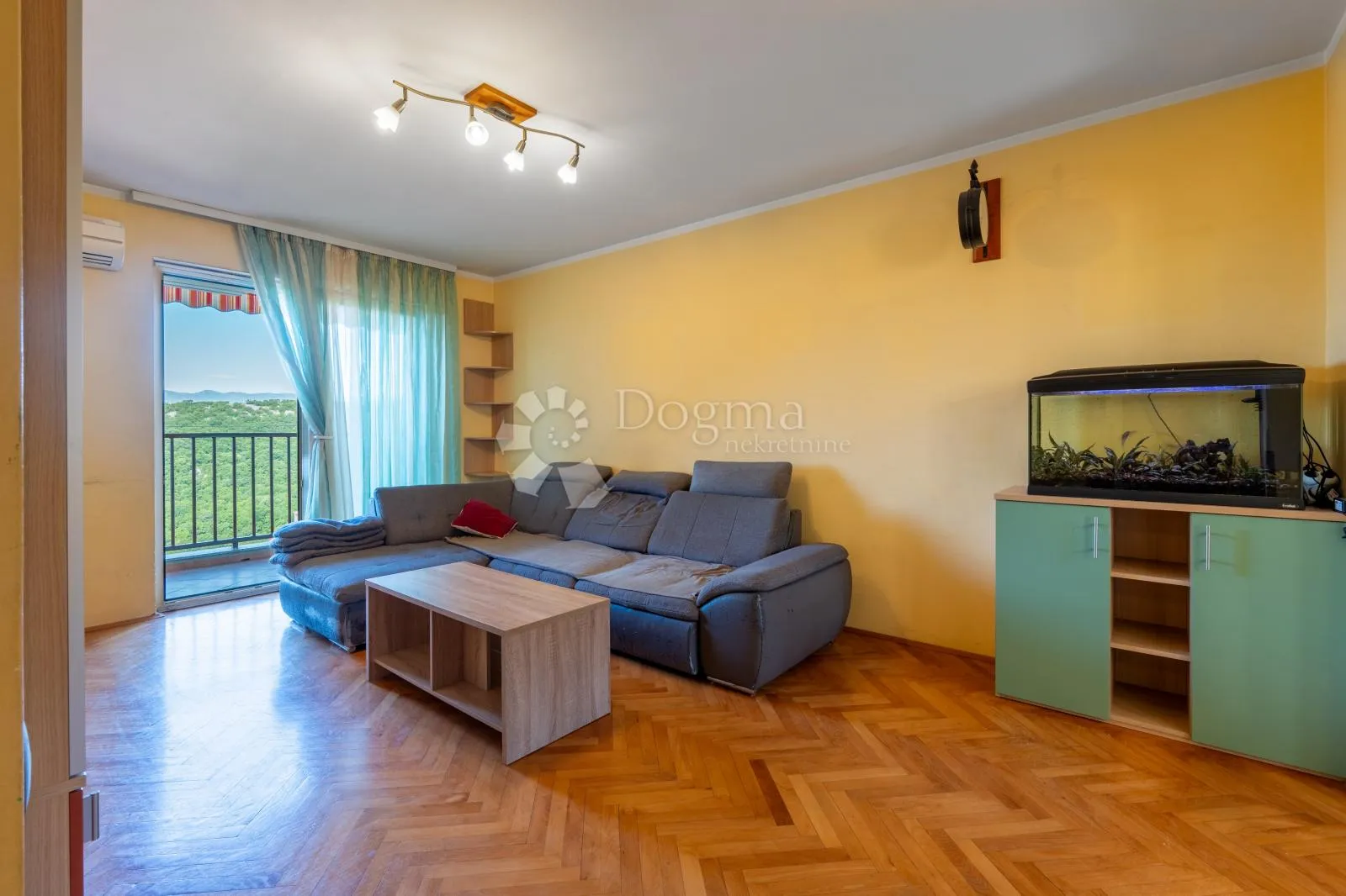 rijeka,škurinje-trosoban stan prostran od 85m2 - slika 7