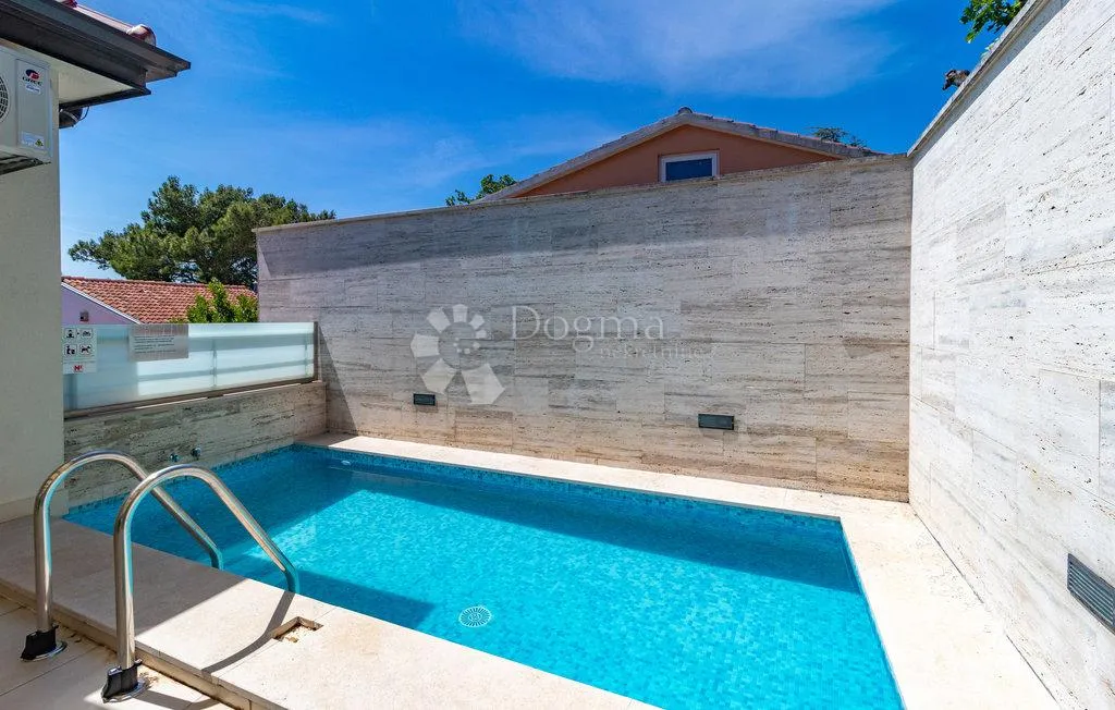 apartman 10 metara od mora sa bazenom crikvenica - slika 21