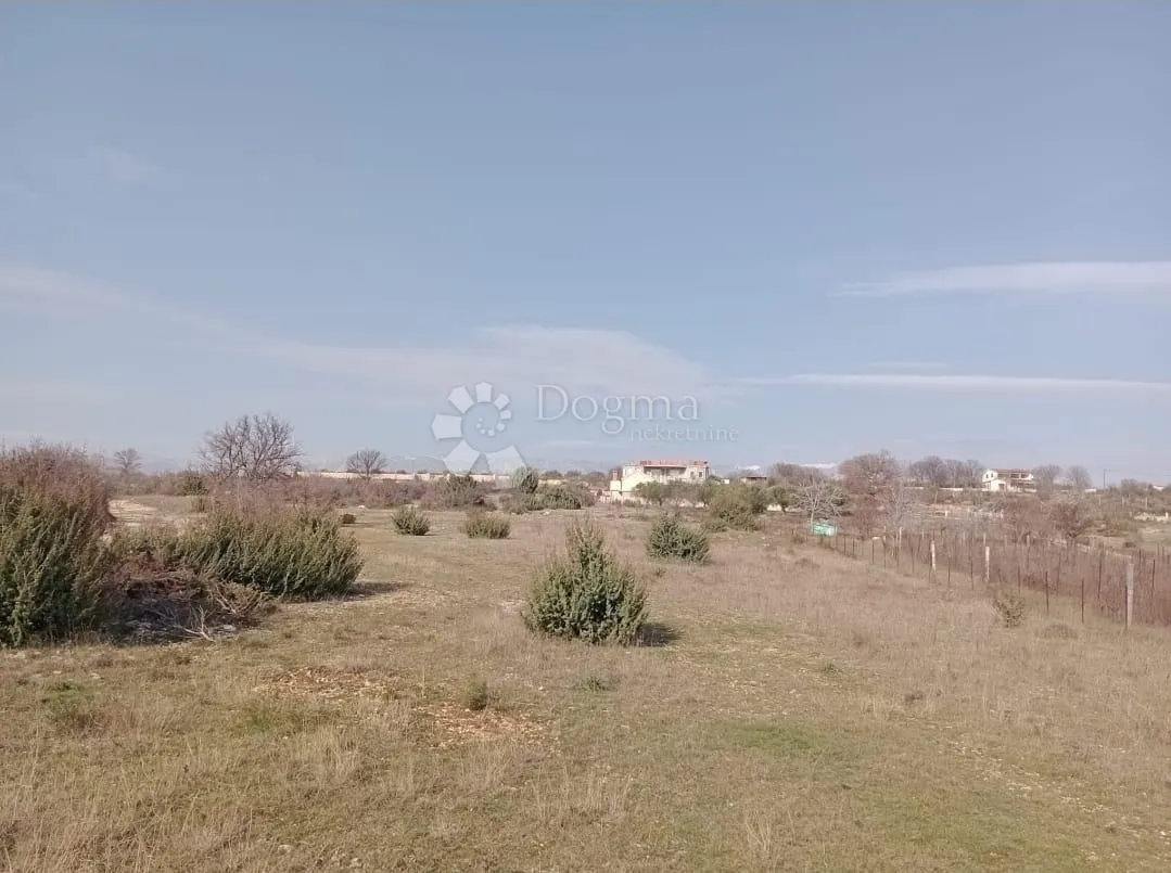 odlično građevinsko zemljište - slika 8
