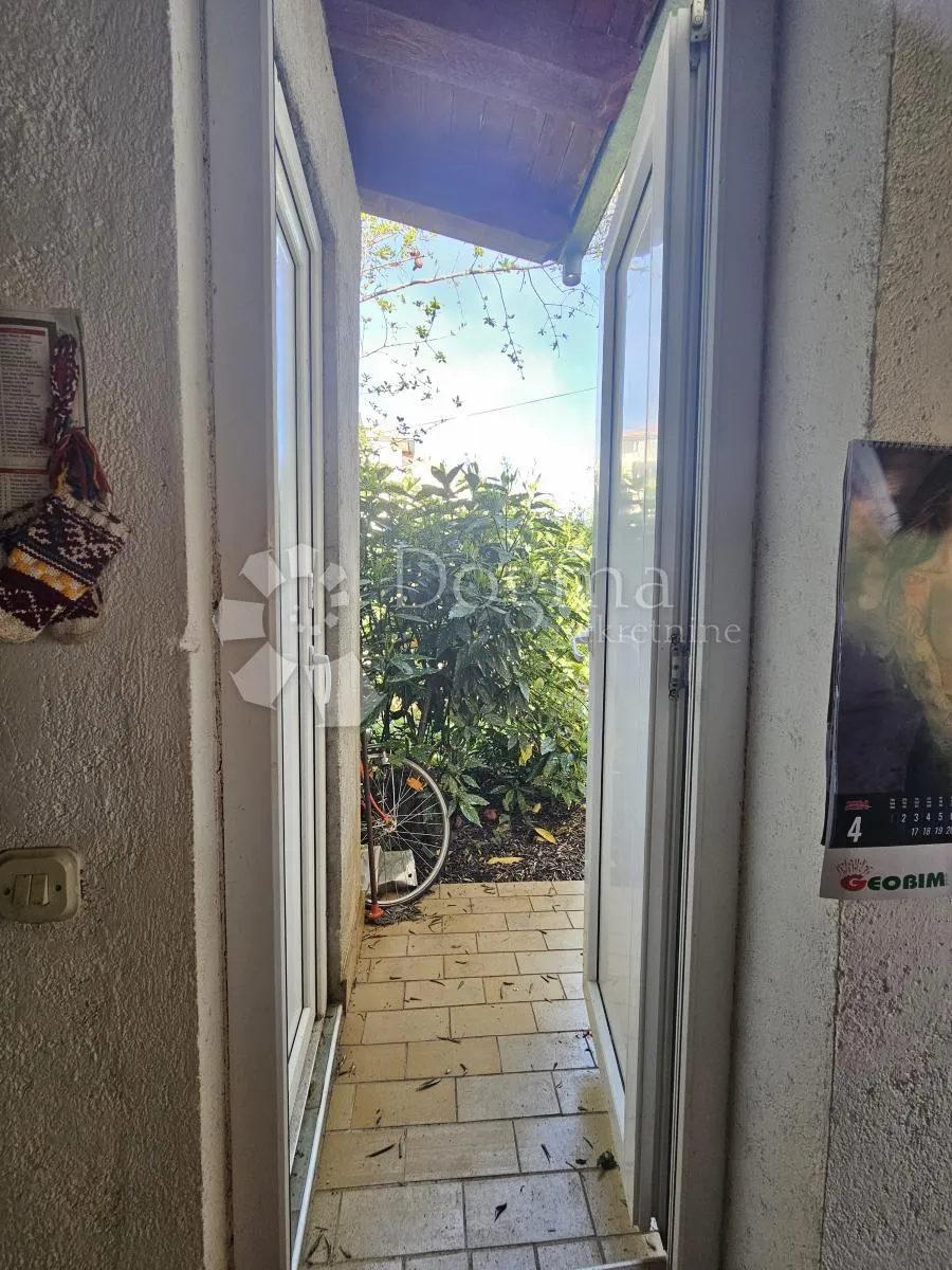 apartmanska kuća u pakoštanima - slika 10