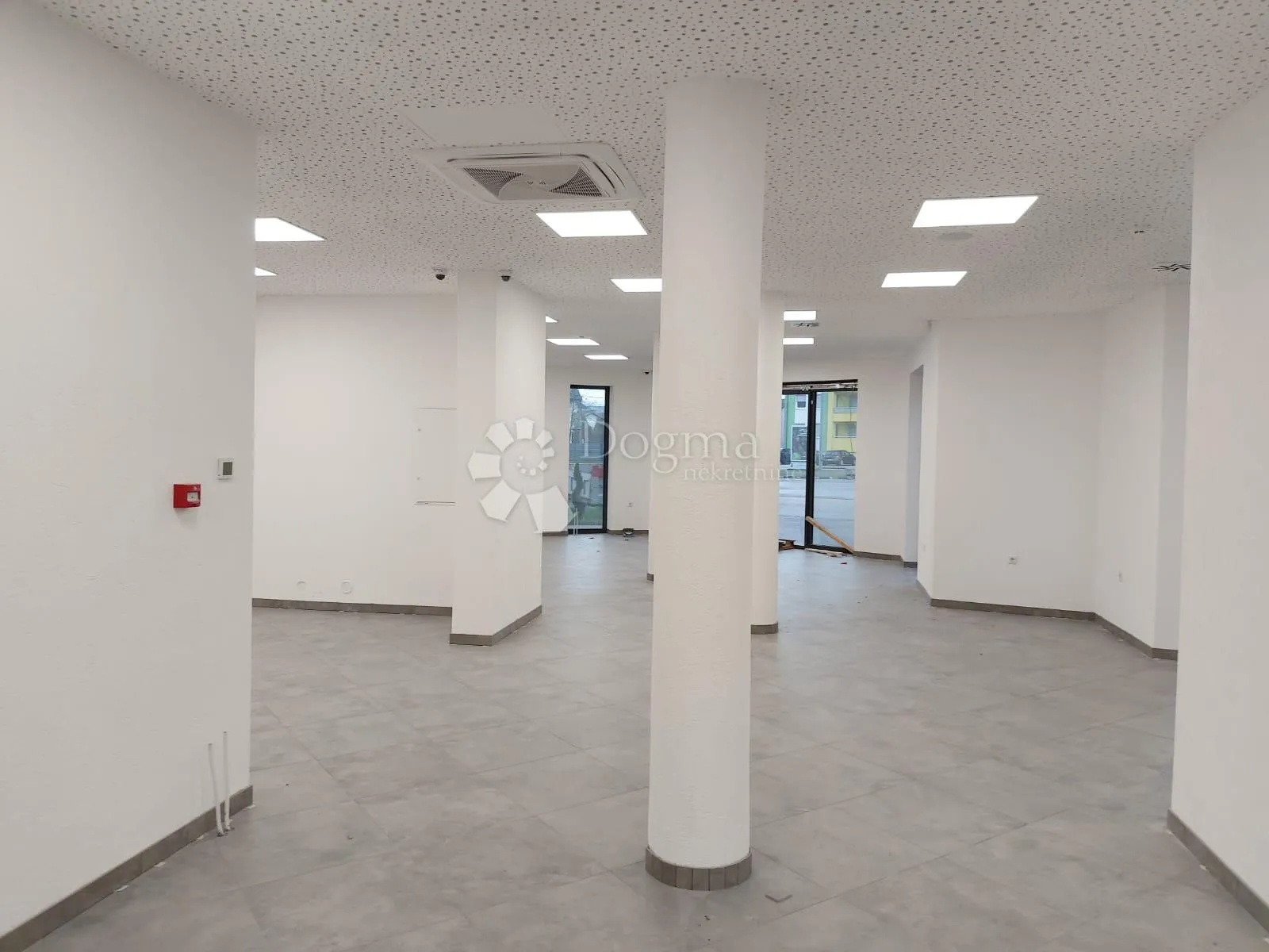 sanski most, atraktivni poslovni prostor, 504,87 m2 - slika 11