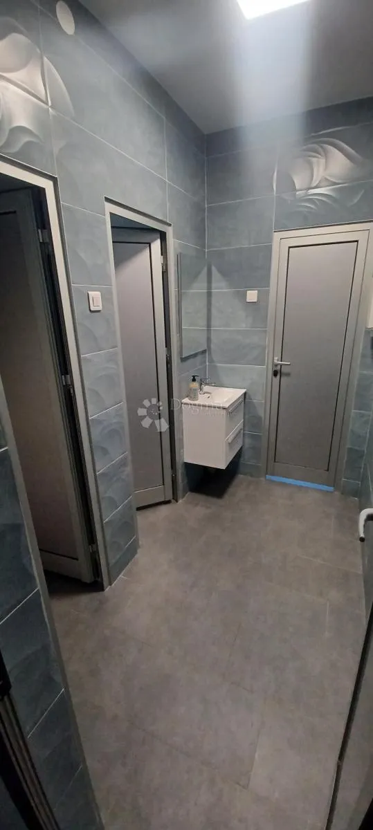 prodaja poslovnog prostora – strogi centar osijeka 400 m² - slika 10