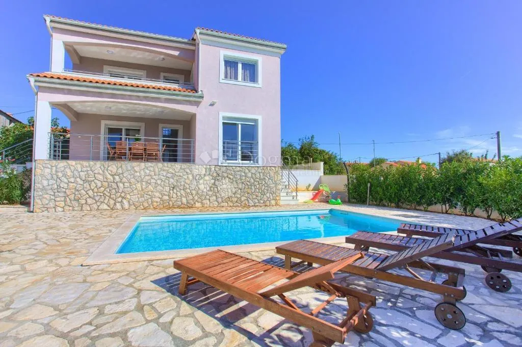 Vila S Bazenom Kuća - Linardići, Krk