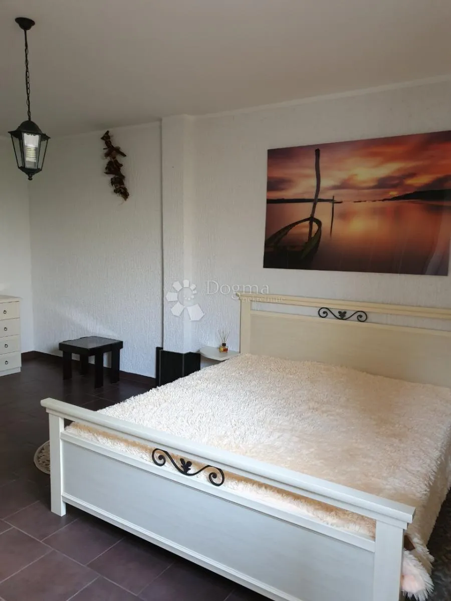 obiteljska kuća, ičići-poljane 280m2 - slika 16