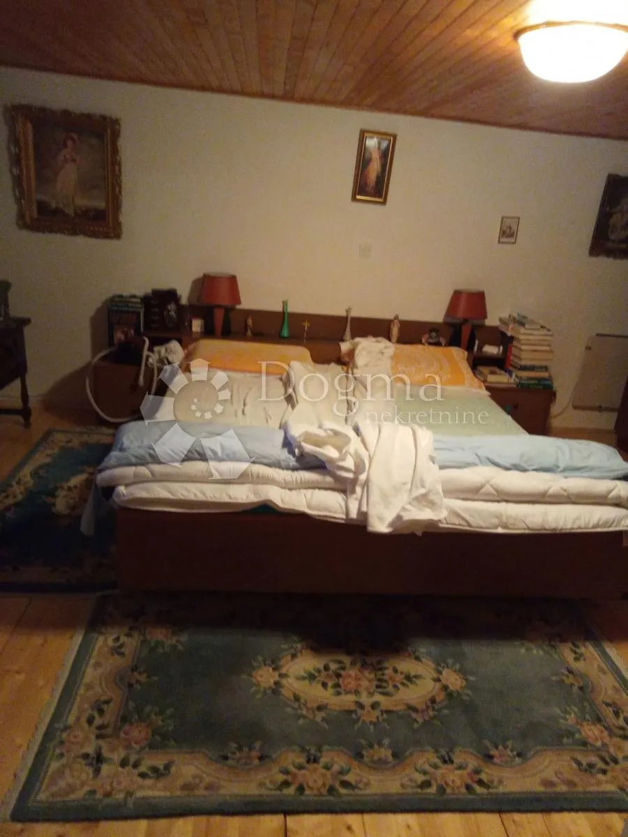 šarmantna kuća ne velikoj okućnici - slika 11