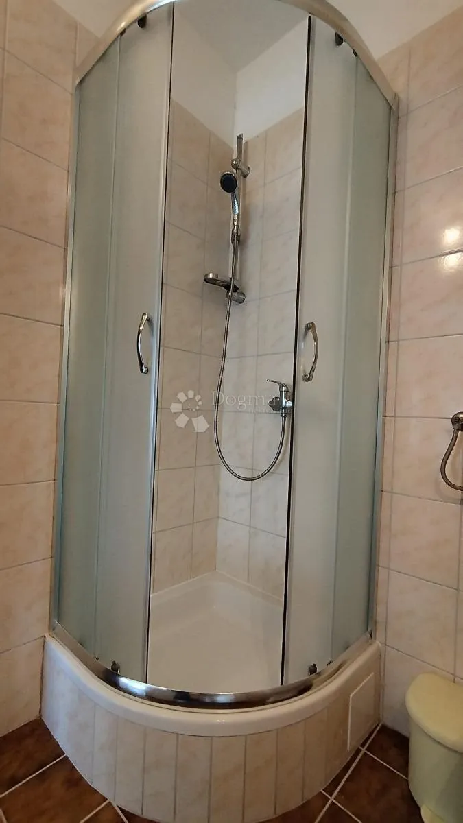apartmanska kuća u vrsima - slika 18