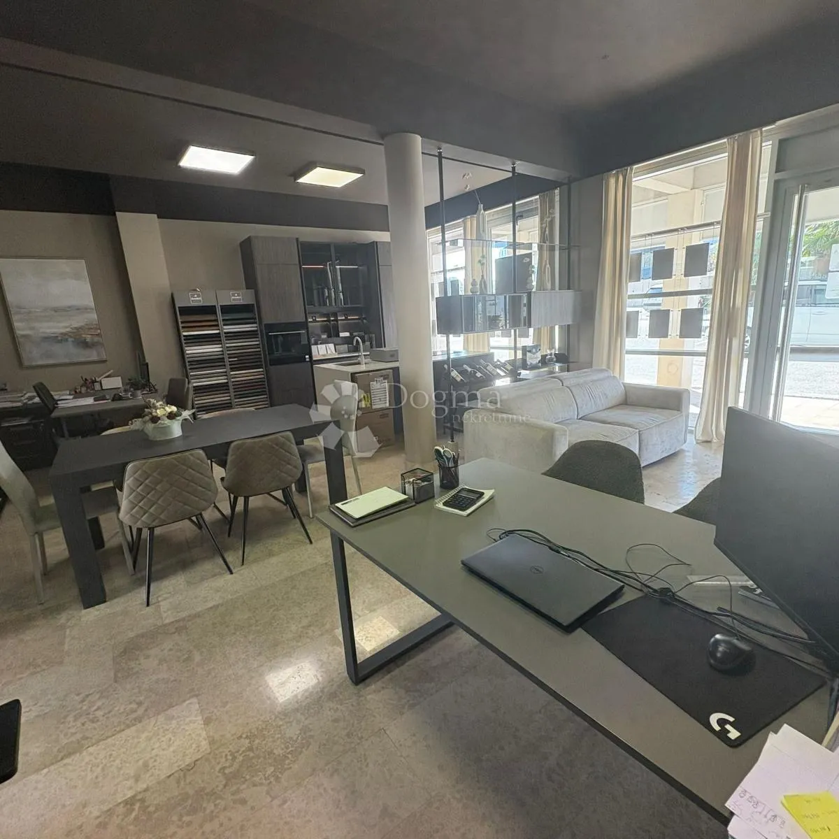 atraktivan poslovni prostor novigrad 129 m² sa vlastitim parkingom i mogućnošću prenamjene u stambeni prostor - slika 2