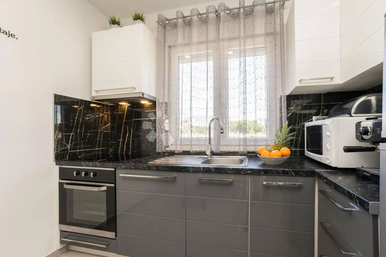 villa 100m od mora - slika 11