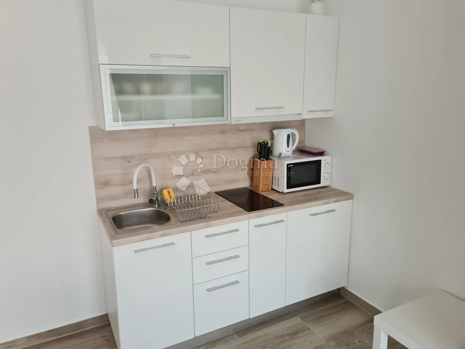 dramalj, apartmanska kuća 200 m od mora - slika 8
