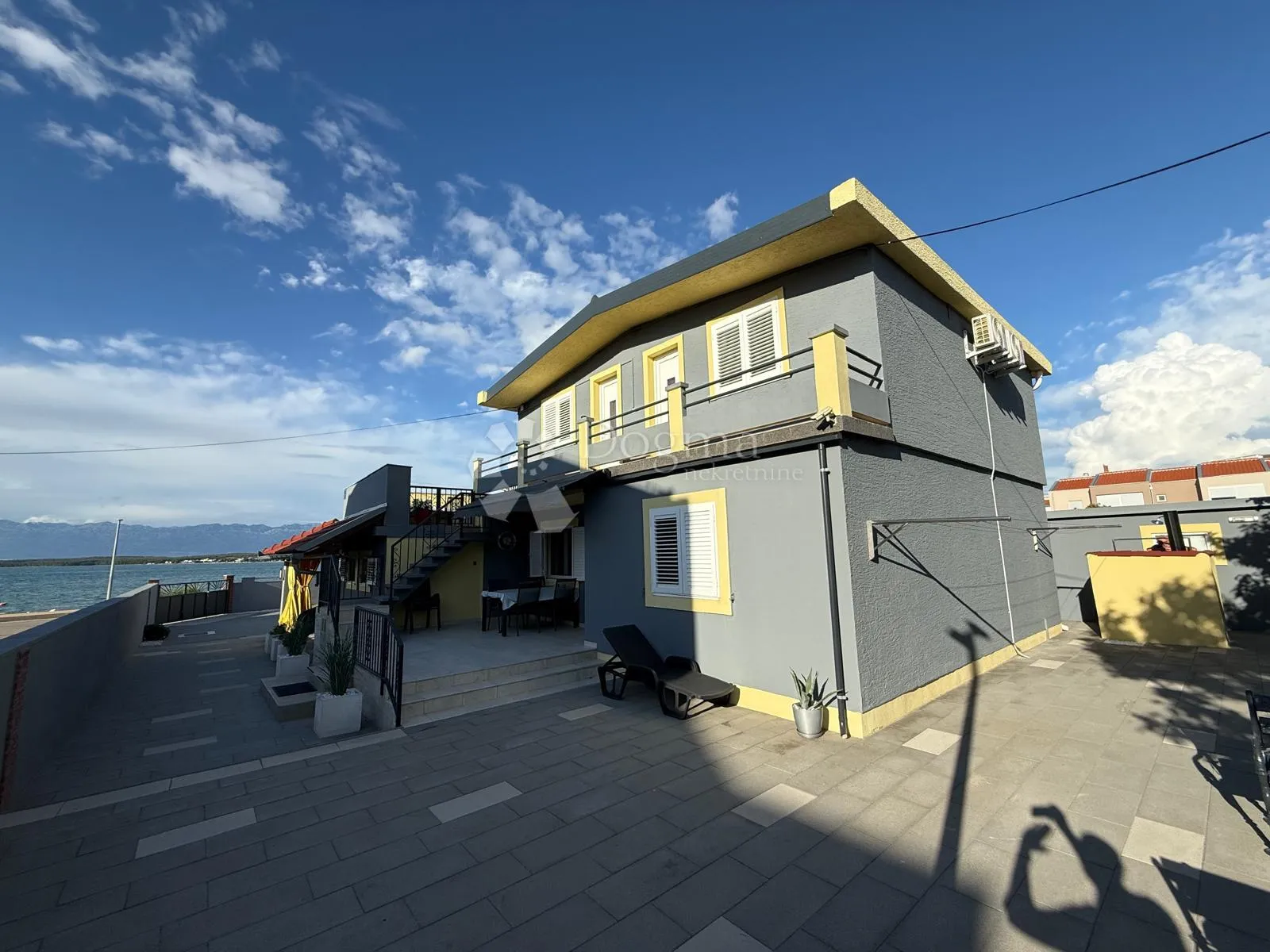kuća prvi red do mora potencijal turizam ili restoran - slika 30