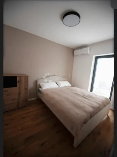 luksuzni dom na atraktivnoj lokaciji - slika 18