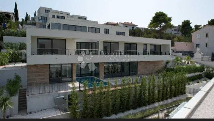 Moderna vila sa bazenom IV - Okrug Donji, Okrug