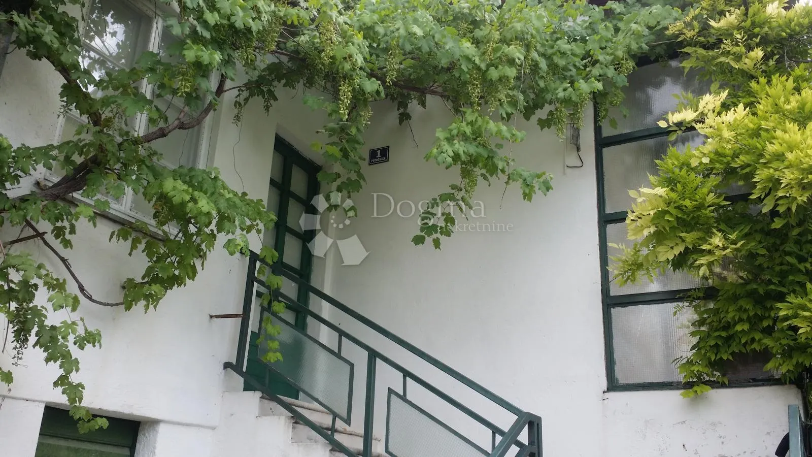 samostojeća kuća s velikom okućnicom – kaštel štafilić - slika 3