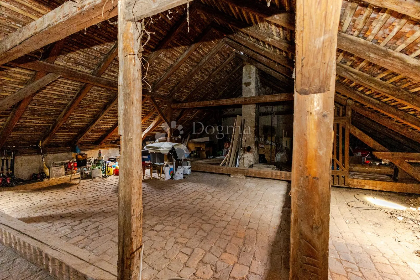 potkrovlje 133 m² u centru varaždina – investicijska prilika - slika 7