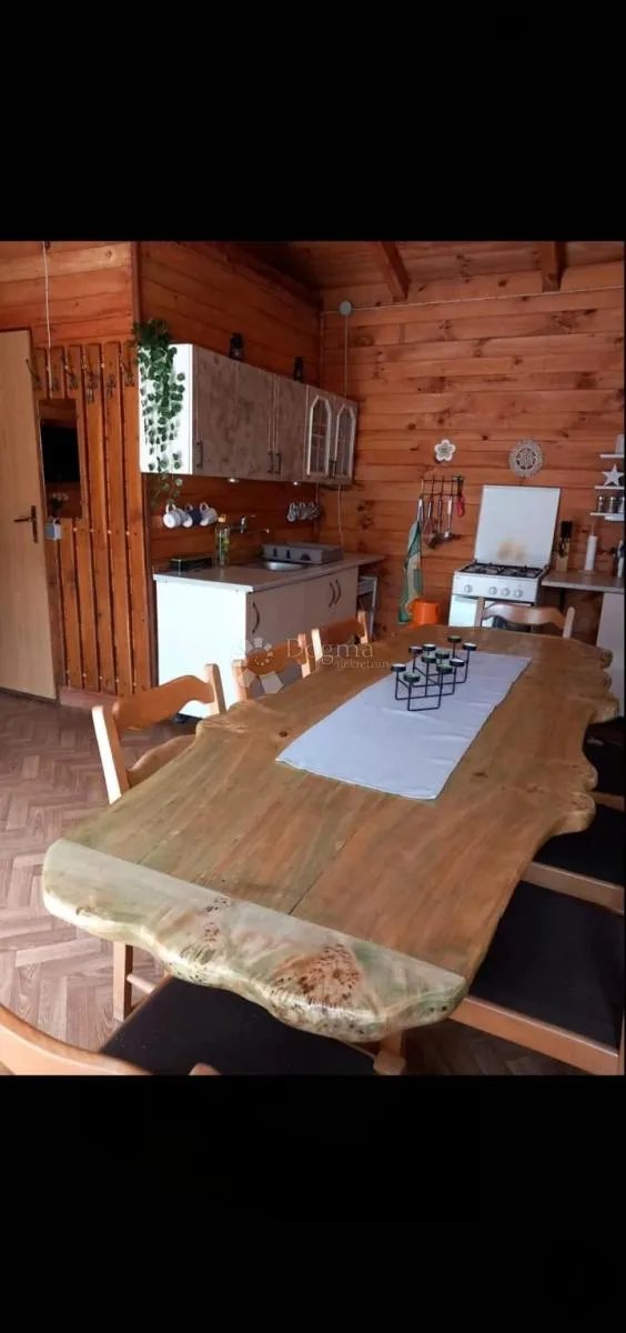 dvije manje kuce okolica kavrana - slika 4
