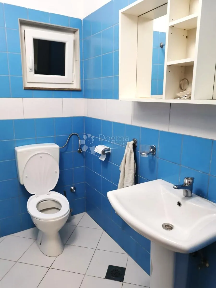 kuća sa velikom okućnicom - prilika! - slika 10
