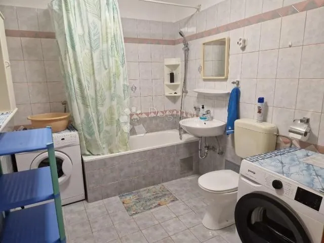 krasan stan za najam u centru turnića - slika 13