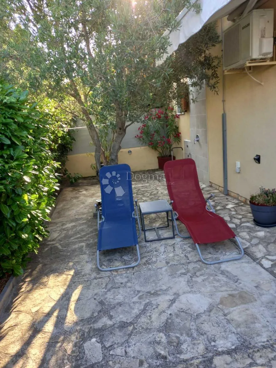 banjole apartman sa prostranom terasom - slika 9