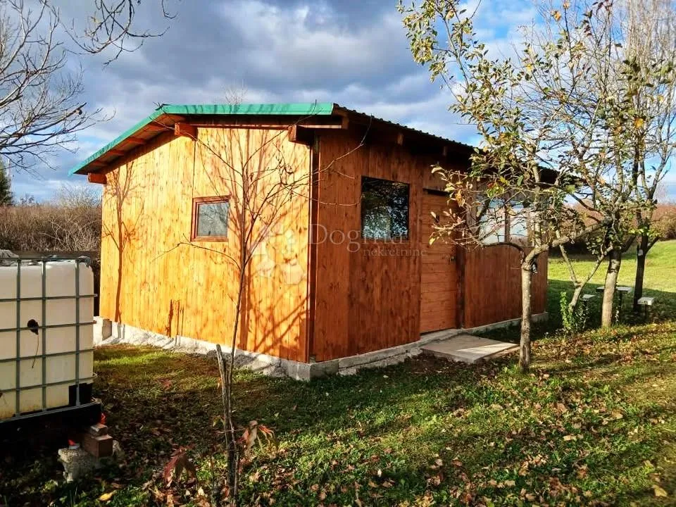 poljoprivredno zemljište sa kamp kućicom - slika 2