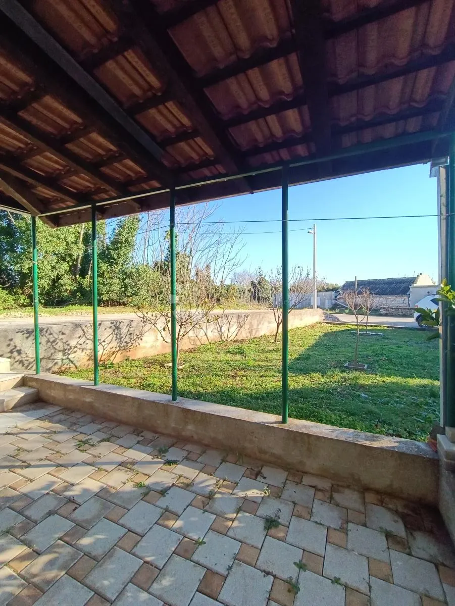 samostojeća kuća na šolti - slika 5
