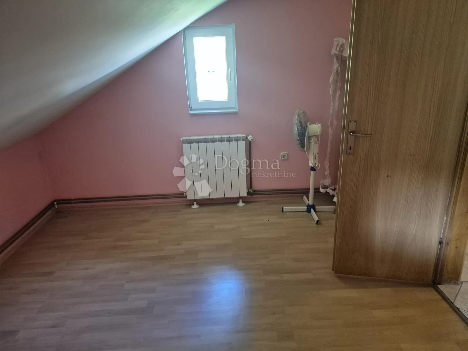 prostrana obiteljska kuća na tri etaže u mirnom dijelu radoboja – idealna za život ili investiciju - slika 22