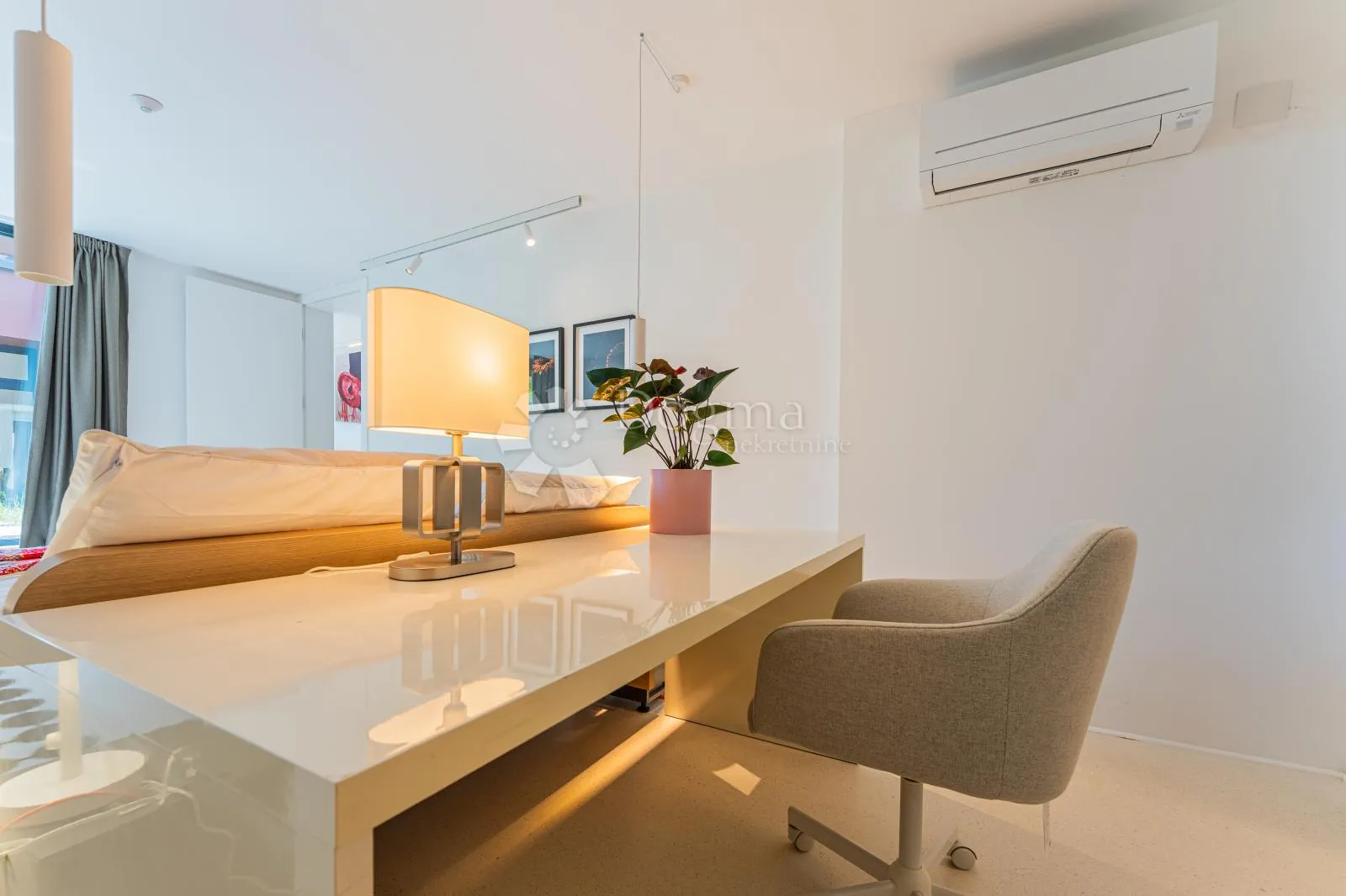 šestine – moderna vila 400 m² bazen zelenilo najam - slika 23