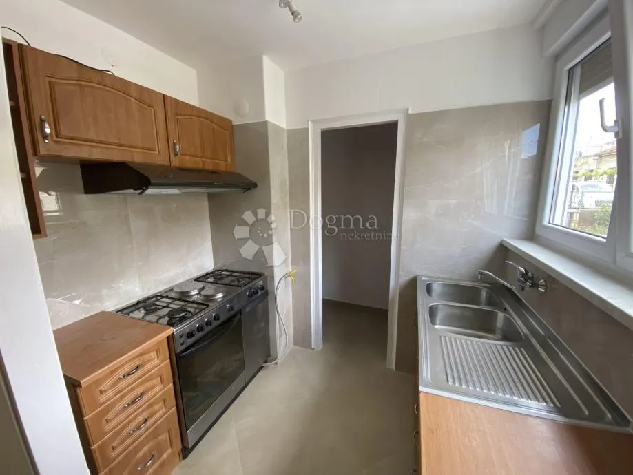 stan najam - 90m2 2s+db, parking, vrt, terasa, mirna lokacija - slika 7