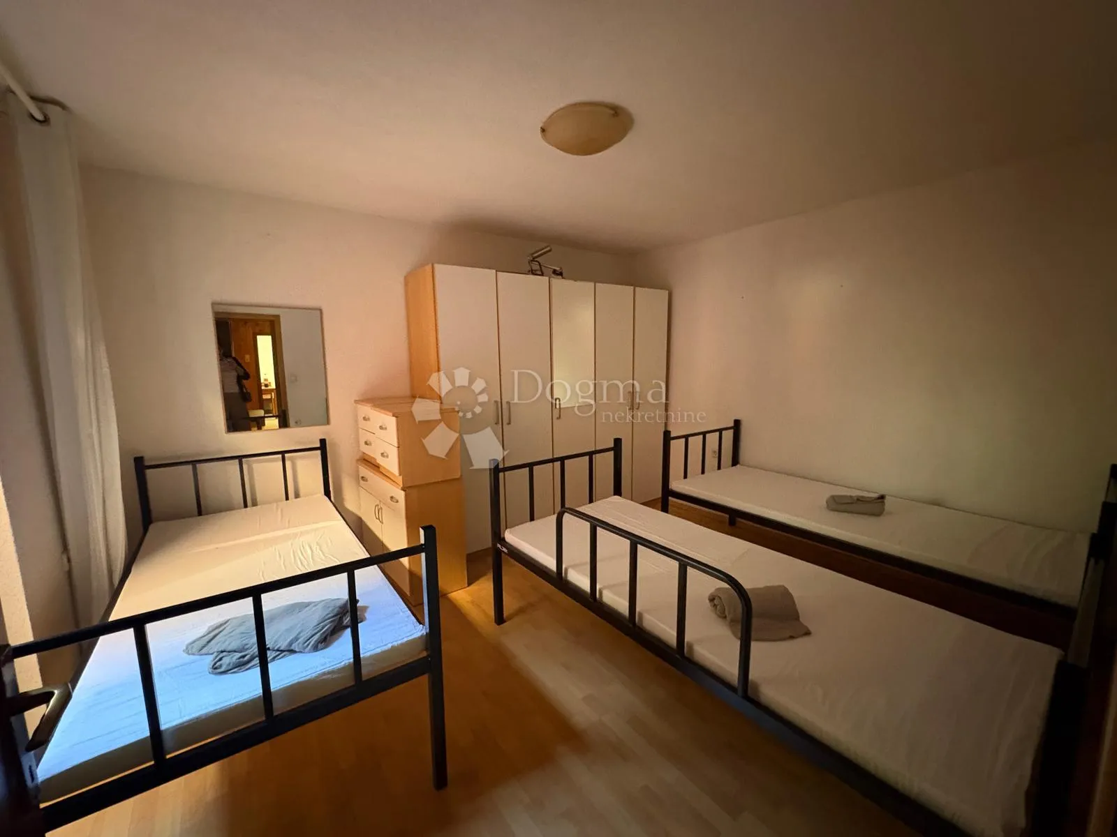 prostrana katnica u retfali – 291 m² s dvorištem - slika 4