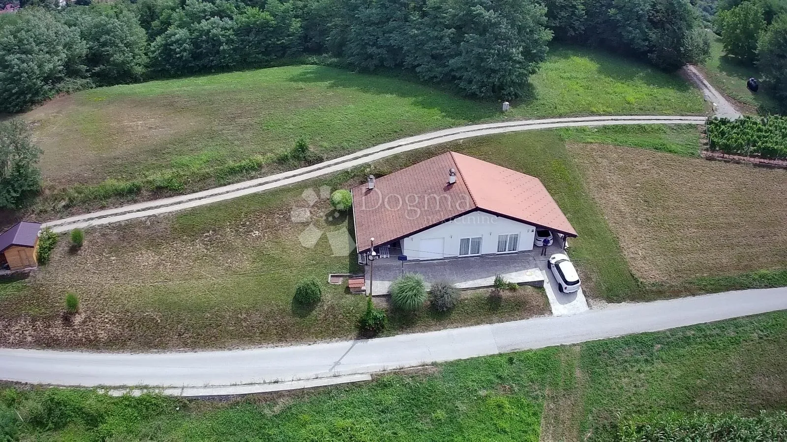 kuća s panoramskim pogledom između zaboka i krapine! - slika 24