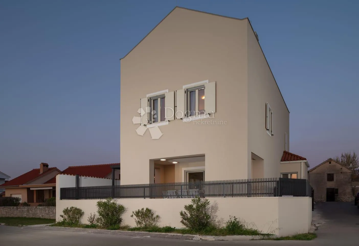 kuća s bazenom, 1. red uz more - slika 40