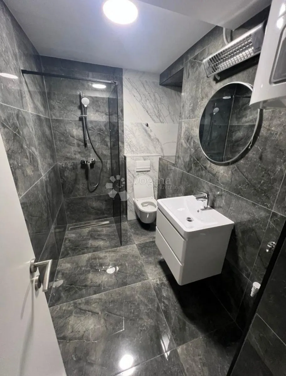zagreb, donji grad-2 odvojena stana,53 m2 - slika 8