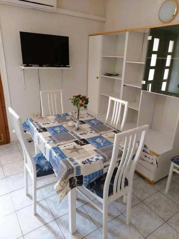 mediteranski dragulj: kuća s apartmanima i pogledom na more - slika 8