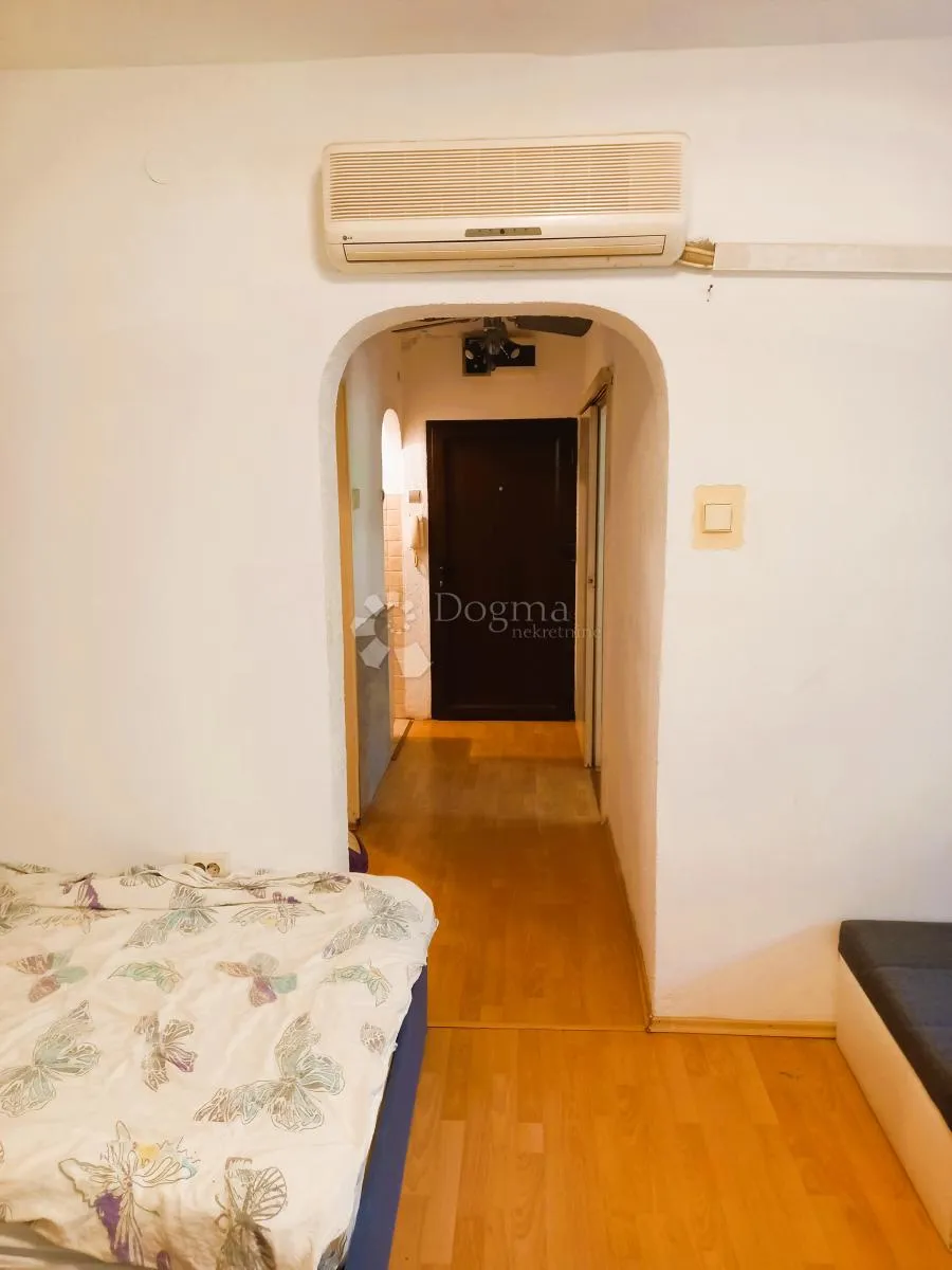turnić, 33 m2, odličan prilaz - slika 8