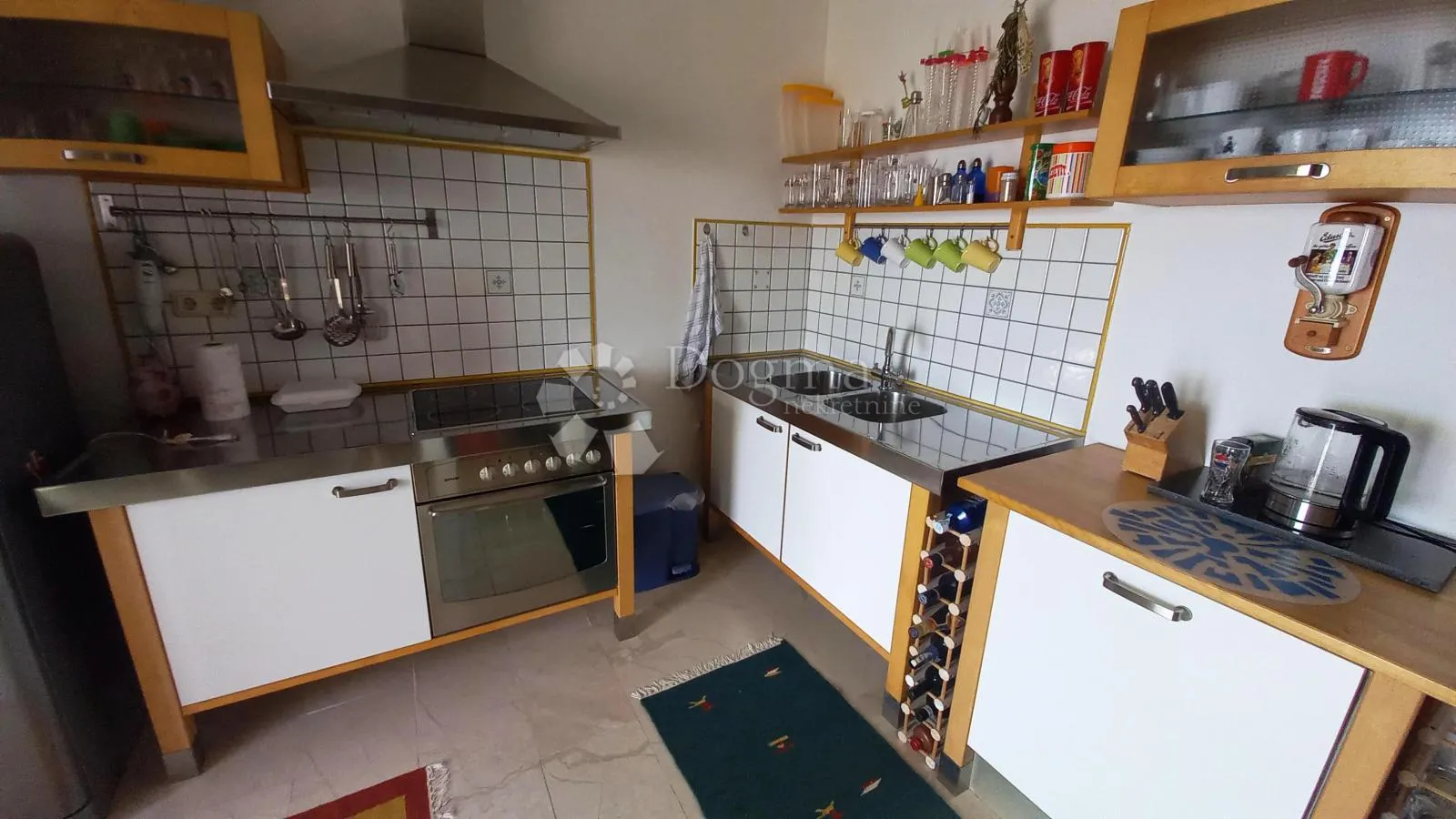 trosoban stan makarska - slika 9