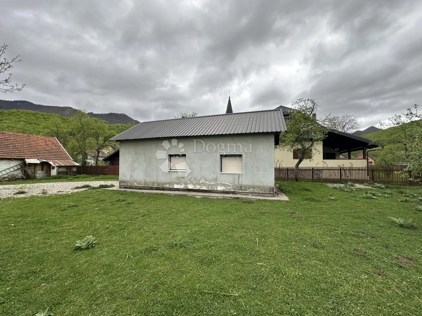 brušane kuća i novi pomoćni objekt stambene namjene 4200m2 - slika 16