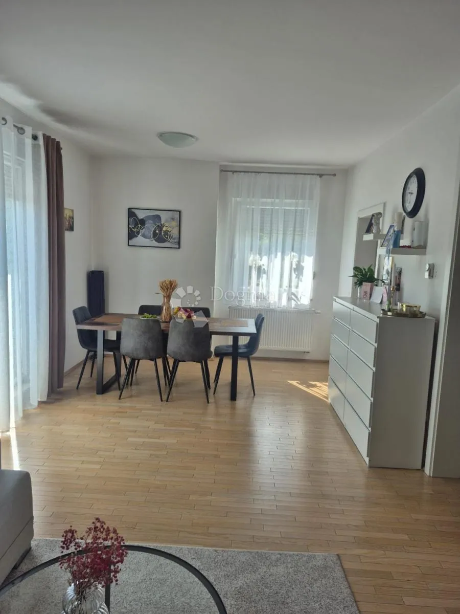 blato | 2-sobni stan s balkonom, parkirnim mjestom i spremištem - slika 1