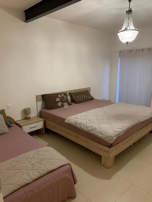 funtana!prilika!uhodana apartmanska kuća na parceli sa velikim potencijalom! - slika 56