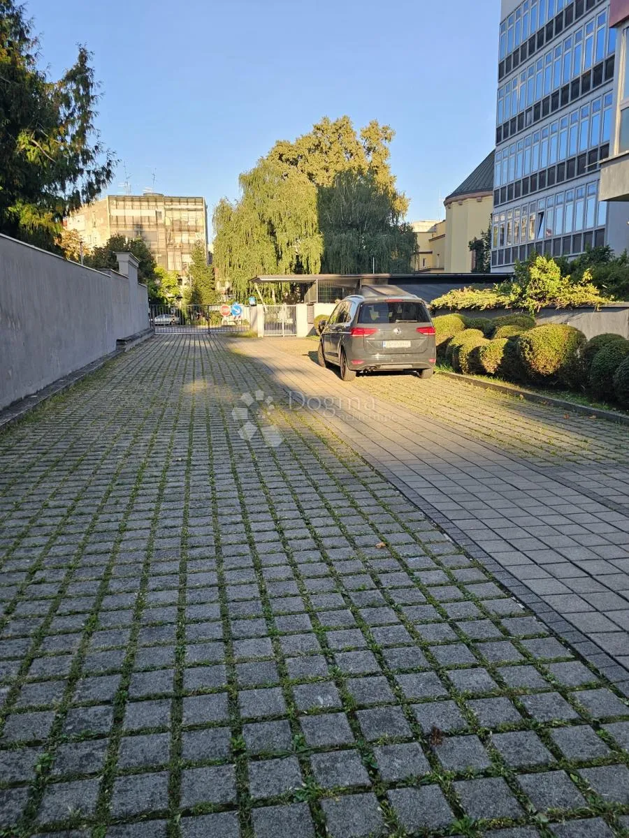 prekrasan stan za najam u blizini petrove crkve - slika 20