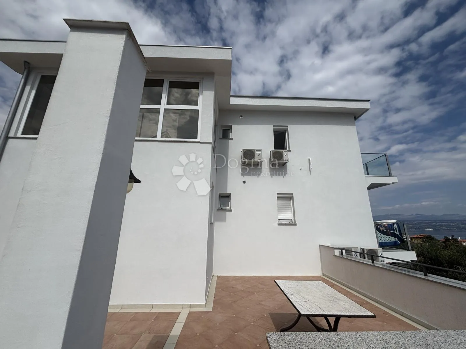 lovran, centar, kuća s apartmanima, 690m2 - slika 3