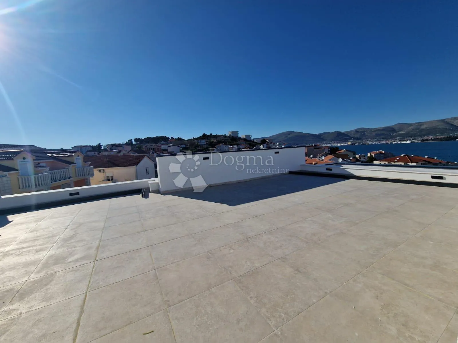 prodaja stana u okrug gornji - slika 3